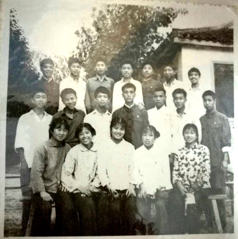 妻子高中毕业照